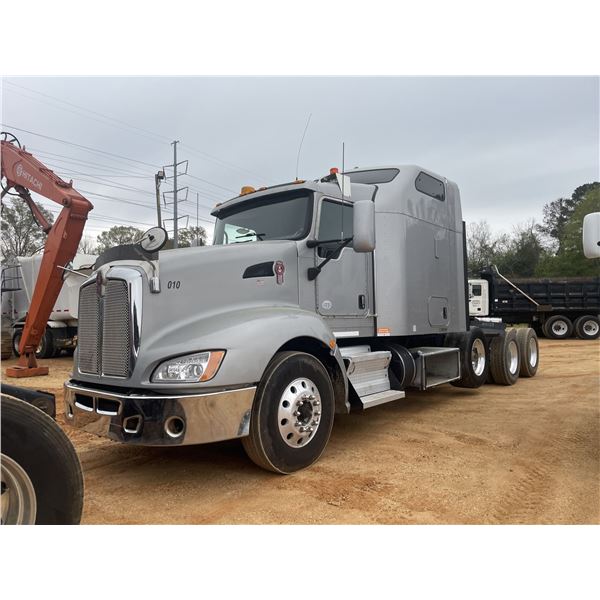 2012 KENWORTH T660 Sleeper Truck