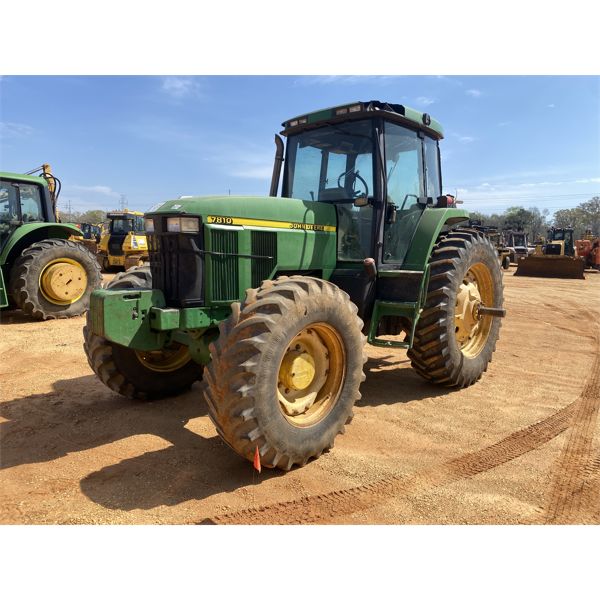 1998 JOHN DEERE 7810 Farm Tractor