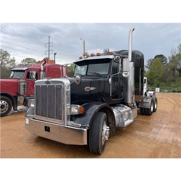 2006 PETERBILT 378 Sleeper Truck