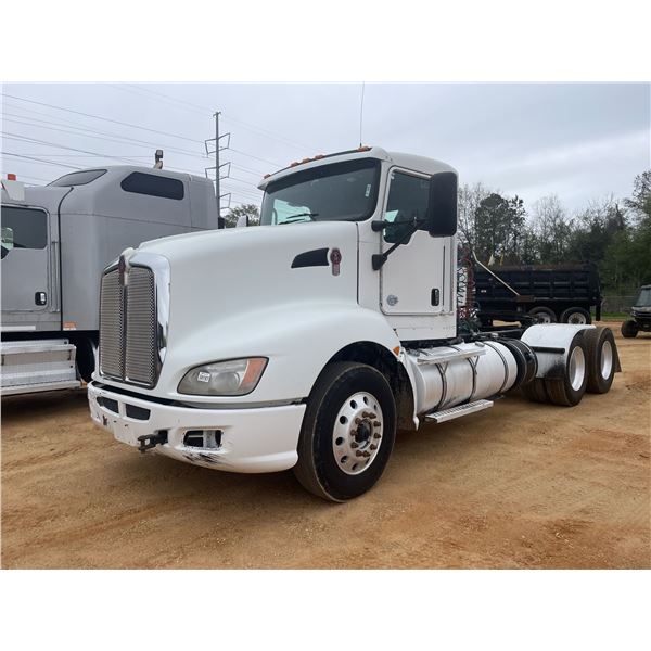 2014 KENWORTH T660 Day Cab Truck