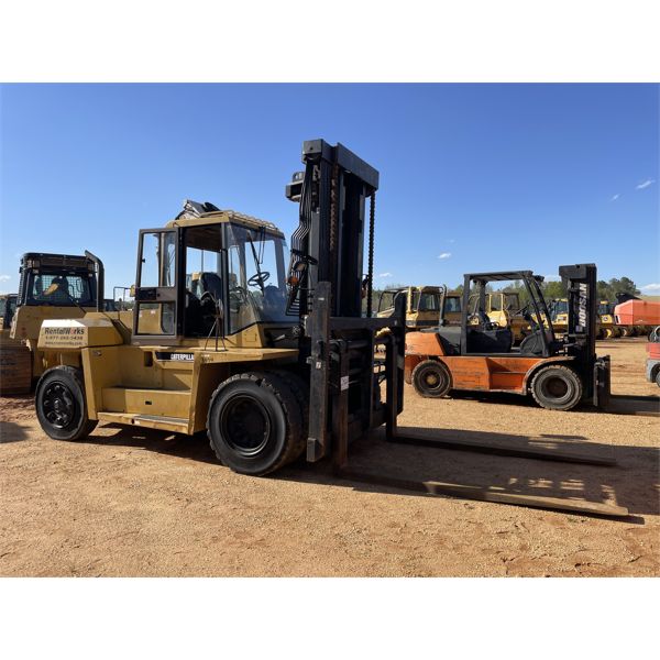 2006 CAT DP150 Forklift - Mast