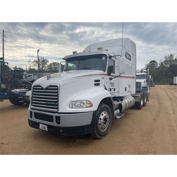 2014 MACK CXU613 Sleeper Truck