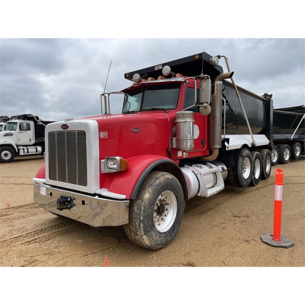 2014 PETERBILT 367 Dump Truck