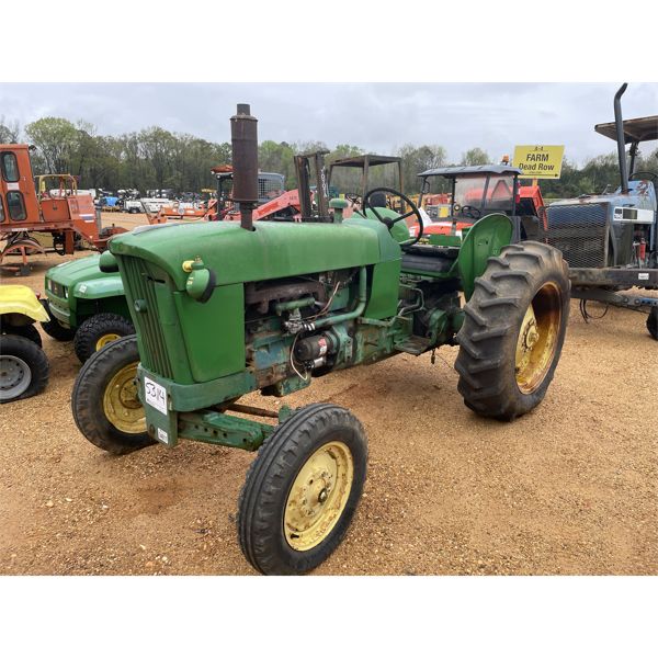 JOHN DEERE 1010 Farm Tractor