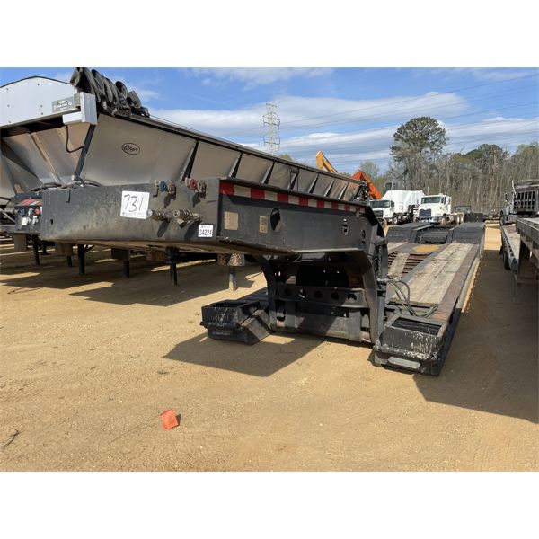1999 DYNAWELD  Lowboy Trailer