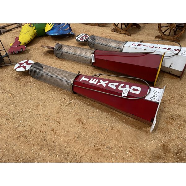 TEXACO GAS PUMP METAL ART