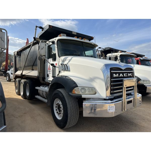 2007 MACK CT713 Dump Truck