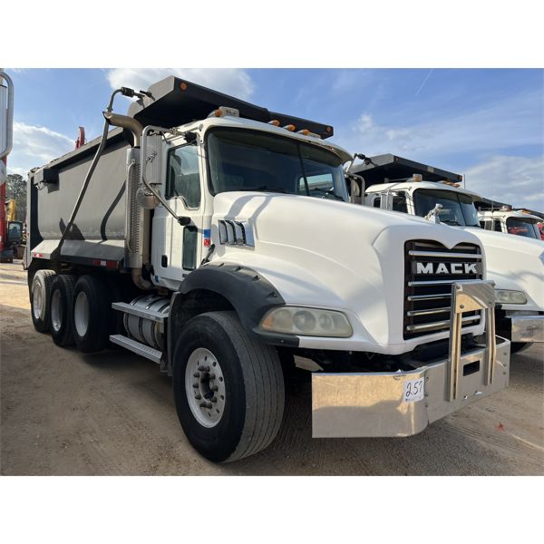 2007 MACK CT713 Dump Truck