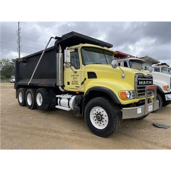 2005 MACK CHN613 Dump Truck