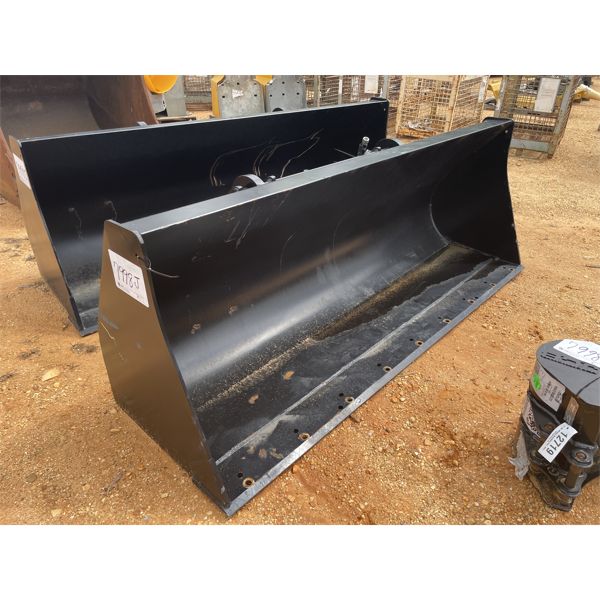 8' BUCKET W/ COUPLER