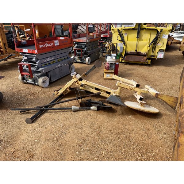 SILT FENCE INSTALLER