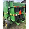 Image 2 : JOHN DEERE MODEL 446 ROUND BALER 