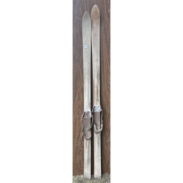 ANTIQUE WOODEN SNOW SKIS