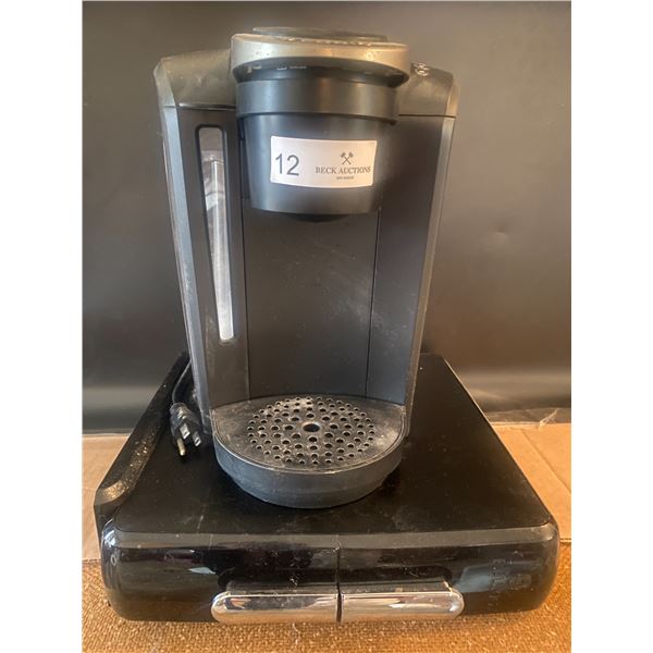 Keurig Coffee Maker With Coffee Pod Holder