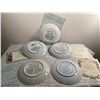 Image 2 : 5 Collectible Plates - Sandra Kuck, Stewart Sherwood & More