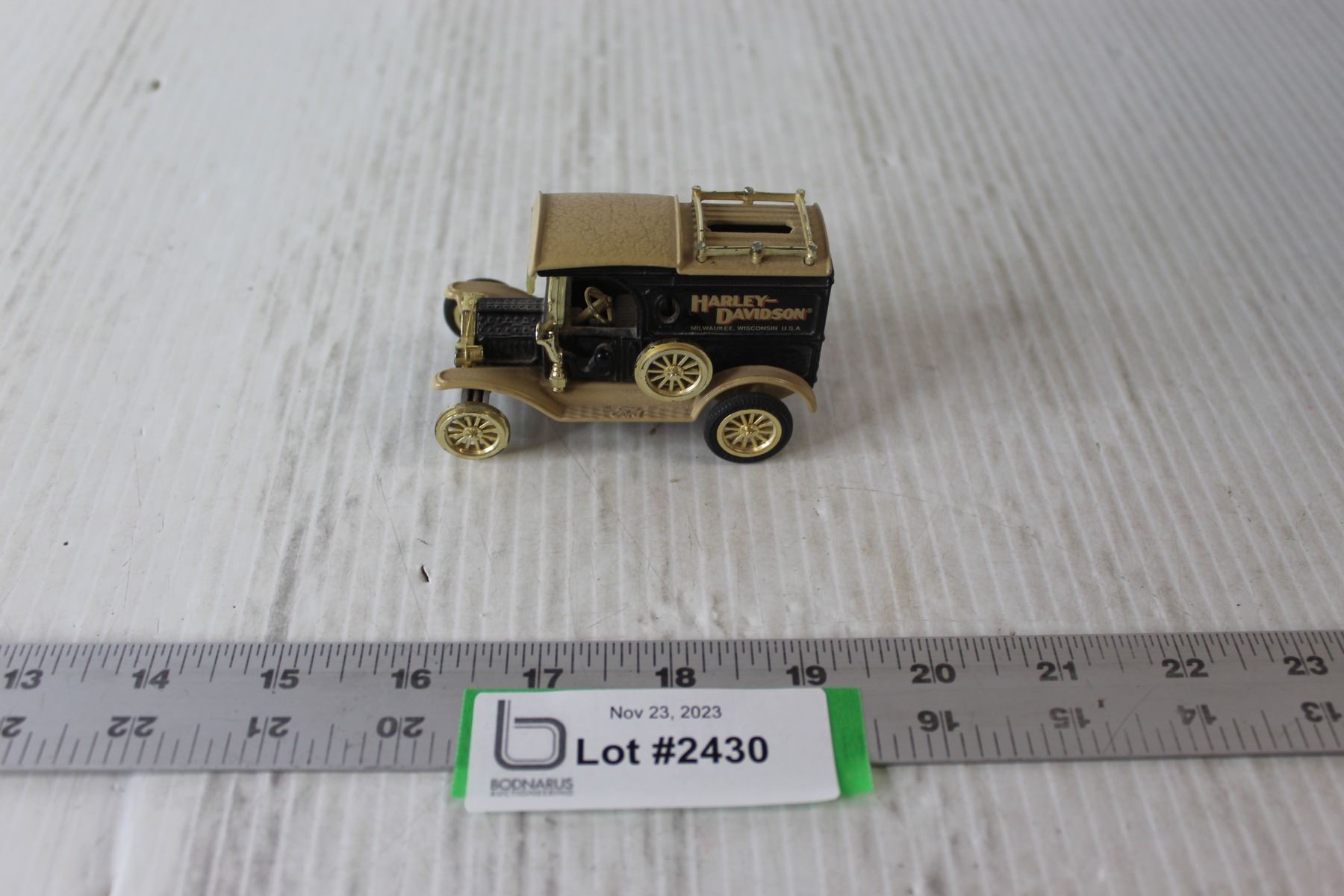 Metal Toy Vehicle - 1913 Ford Model T - Harley Davidson - Bodnarus ...