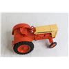Image 3 : ERTL Case 1030 Comfort King Tractor - 1/16, Repainted