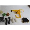 Image 4 : (10+) G.I. Joe Accessories - Boots, Hats, Helmets, Campfires