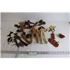 Image 1 : (2) Wild West Figurines and Assorted Accessories