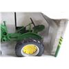 Image 2 : John Deere 1/16 "LA" Tractor Die Cast