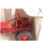 Image 2 : ERTL McCormick Farmall Cub Tractor Die Cast - 1/16