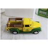 Image 3 : John Deere Dealership 1950 Chevy Pickup Truck Die Cast