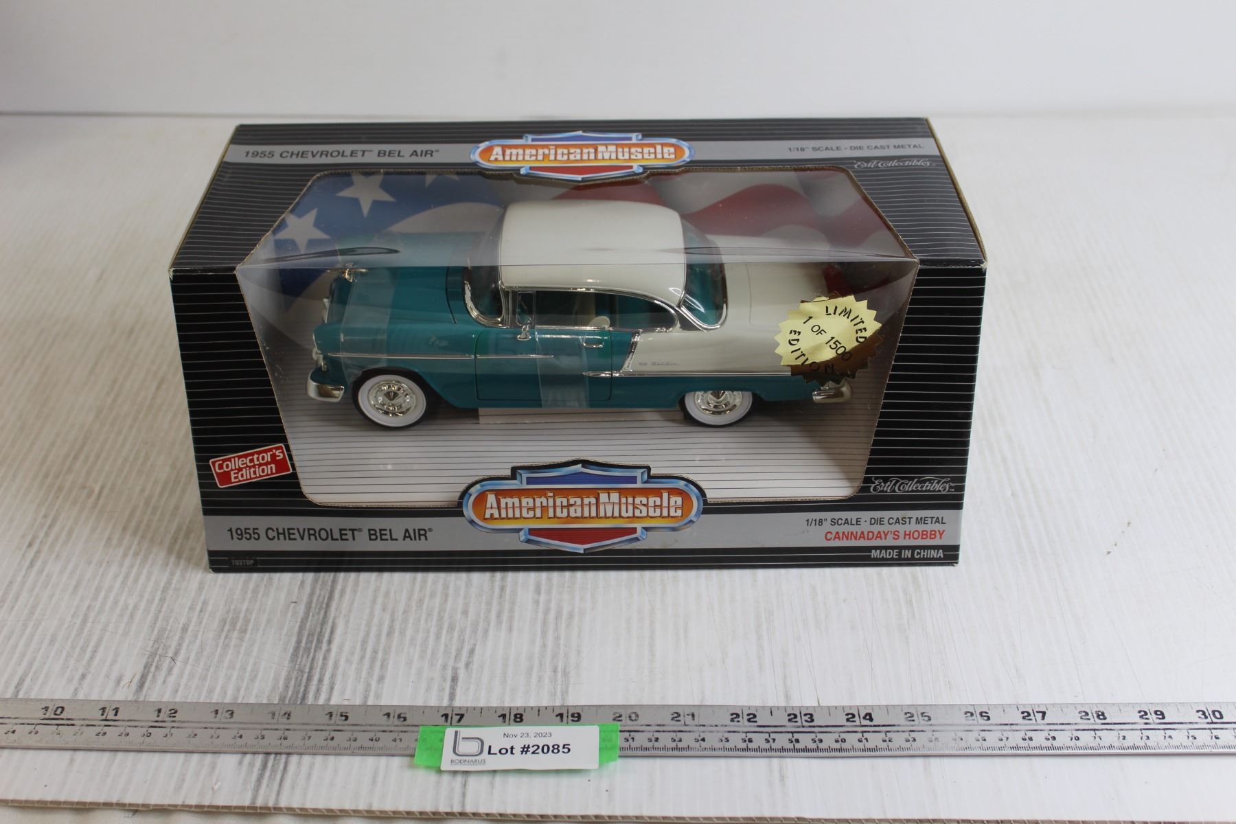 Diecast model cars Chevrolet Bel Air 1955 1/18 Ertl 1955 hot rod red et Diecast model cars Chevrolet Bel Air 1955 1/18 Ertl 1955 hot rod red et