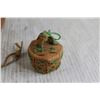 Image 3 : Indigenous - Made Small Birch Bark Container - Contains Tiny Container + Bead Work