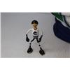 Image 2 : Vancouver Canucks #1 Stuffed Hand Pillow - Key Strap - Plastic Figure