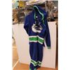 Image 8 : Vancouver Canucks Hooded Onesie (size s)