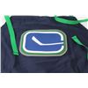 Image 10 : Vancouver Canucks - Hoodie (size s)- T-Shirt (one size)- Apron