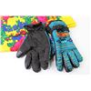 Image 3 : (2) Ladies Scarves - Pair of Ladies Indigenous Themed Gloves (no size)