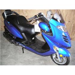 2004 Grand Vista Kymco 250 Automatic Transmission 4 Stroke Engine Hydraulic Brakes Fold Out Mirror, 
