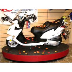 2004 Kymco Grand Vista 250 2-up seat Luggage Rack  Electronically Controlled Fold In Mirrors, Hydrau