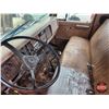 Image 19 : 1986 International S1700 FLAT DECK Truck with Water Tank (Diesel) (1000 Gallon Tank)