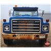 Image 2 : 1986 International S1700 FLAT DECK Truck with Water Tank (Diesel) (1000 Gallon Tank)