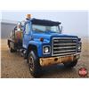 Image 4 : 1986 International S1700 FLAT DECK Truck with Water Tank (Diesel) (1000 Gallon Tank)