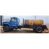 Image 5 : 1986 International S1700 FLAT DECK Truck with Water Tank (Diesel) (1000 Gallon Tank)