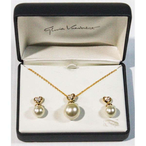 GLORIA VANDERBILT NECKLACE & EARRINGS