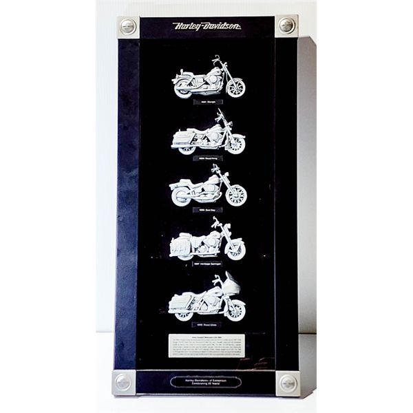 HARLEY - DAVIDSON MOTORCYCLES IN THE 90'S DISPLAY