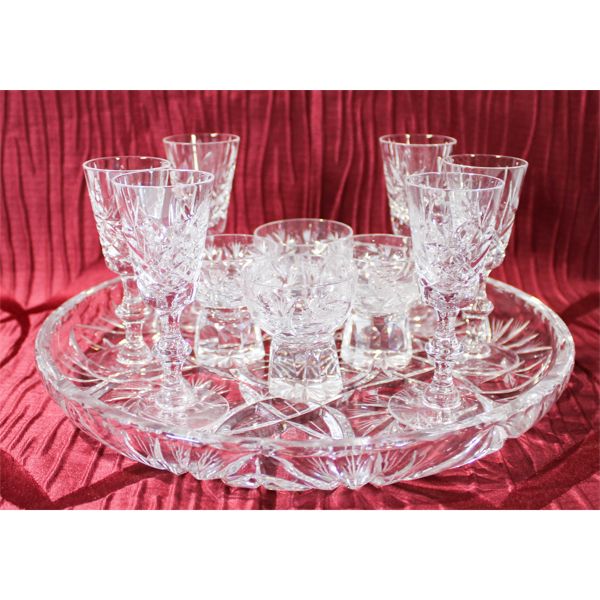 10 PINWHEEL CRYSTAL CORDIAL SHOT GLASSES W/ TRAY