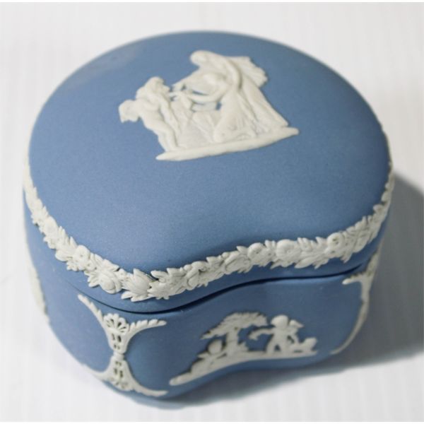 WEDGEWOOD JASPER WARE TRINKET BOX