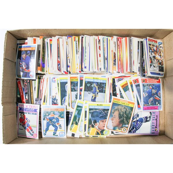 VINTAGE HOCKEY AND BASEBALL CARDS