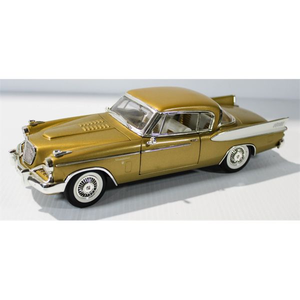 1957 STUDEBAKER GOLD HAWK 1:18 SCALE MODEL CAR