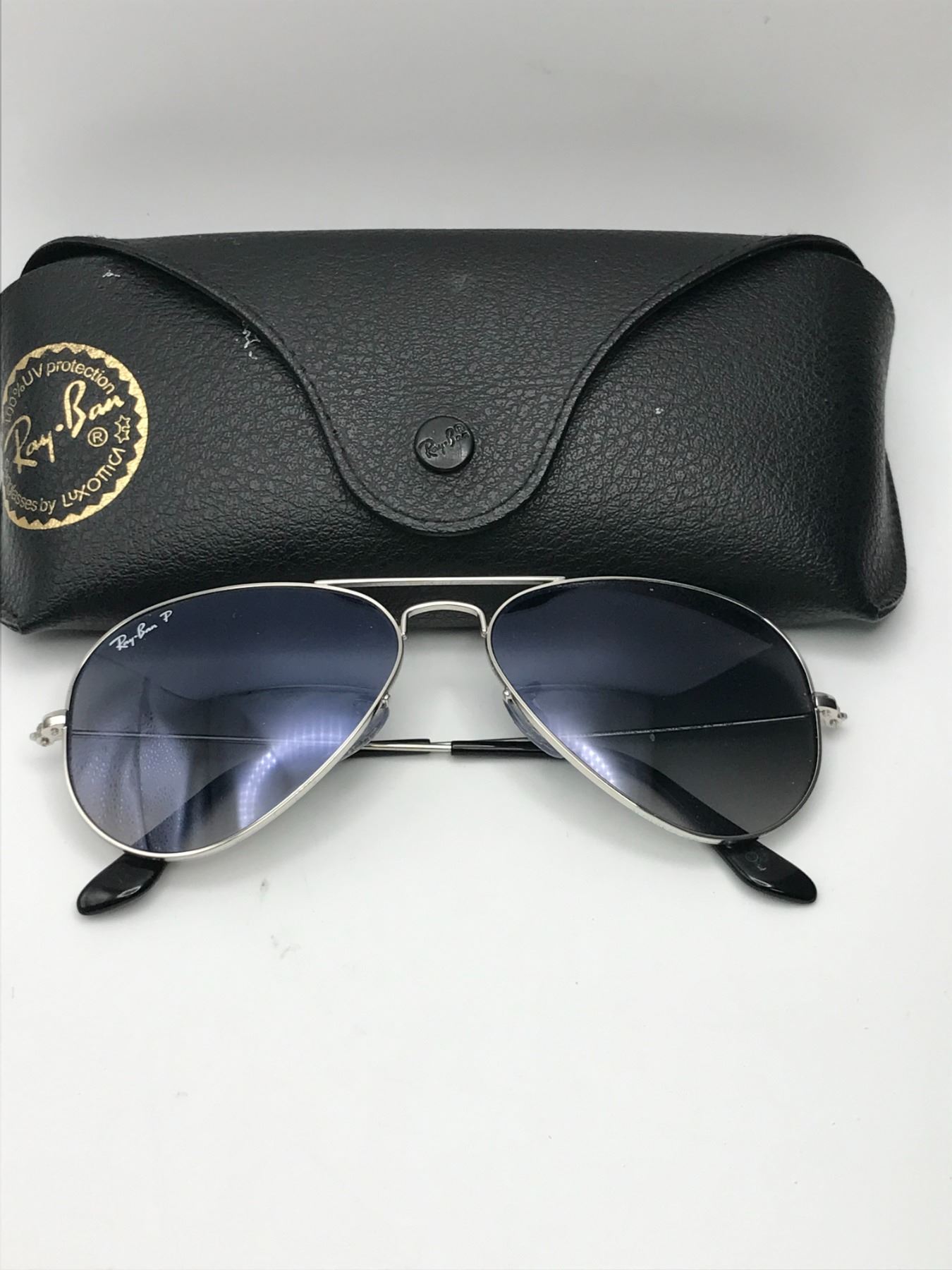 LIKE NEW RAY BAN SUNGLASSES WITH CASE