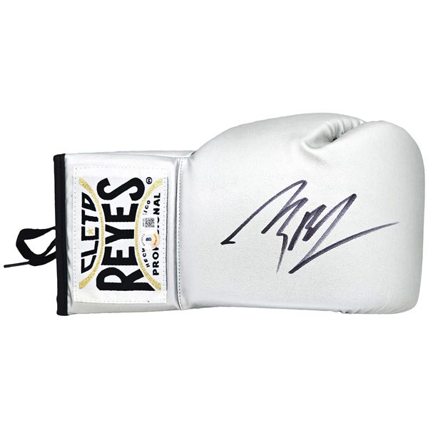 MICHAEL B JORDAN SIGNED BOXING GLOVE (BECKETT COA)