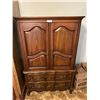 Image 1 : Walnut Hardwood Dresser 36x57