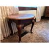 Image 3 : Oval Hardwood Side Table 26x21