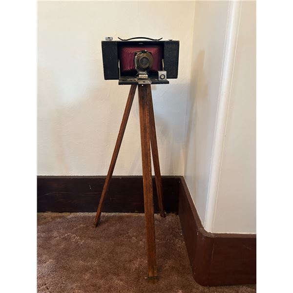 1907 Kodak #4 & Tripod