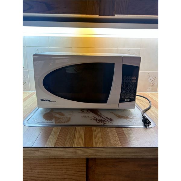Danby Designer Microwave 18x10